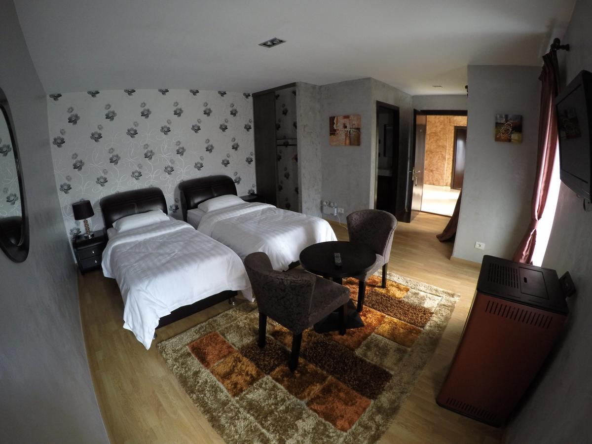 Johnny Hotel Kamenice Exterior foto